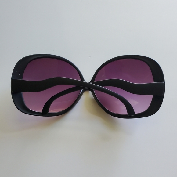 Sunglasses - Italy Design. Matte Black Frame with Gradient Lenses - Picture 2 of 3